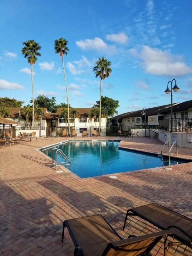 480 N Laurel Drive, Unit 4A, Margate, FL 33063 Photo