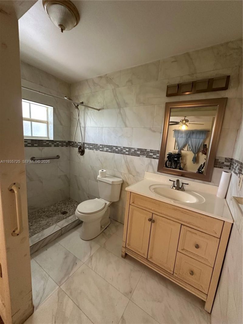 9070 SW 183rd Ter, Palmetto Bay, FL 33157 Photo