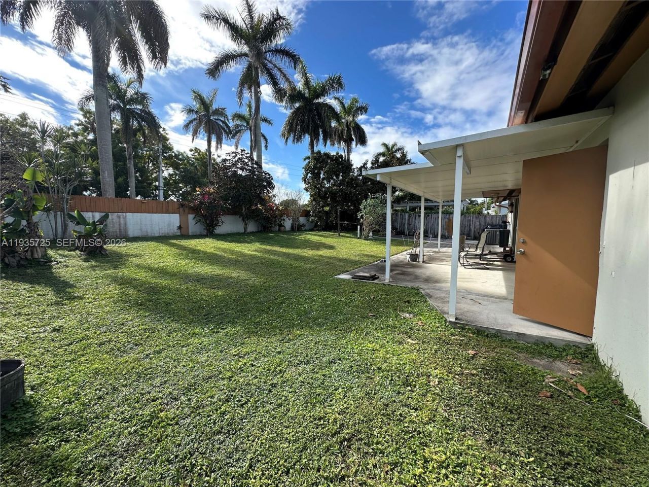 9070 SW 183rd Ter, Palmetto Bay, FL 33157 Photo