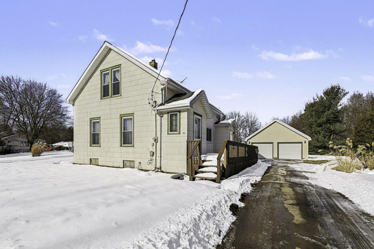 611 E Roosevelt Avenue E, Battle Creek, MI 49017 Main Photo