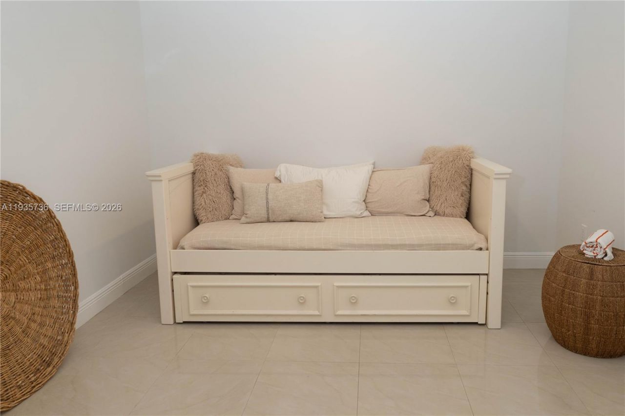 1800 S Ocean Dr, Unit 908, Hallandale Beach, FL 33009 Photo