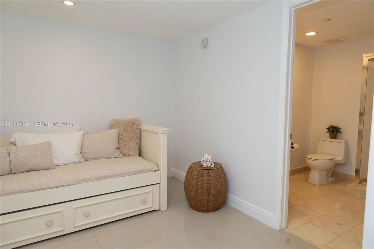 1800 S Ocean Dr, Unit 908, Hallandale Beach, FL 33009 Photo