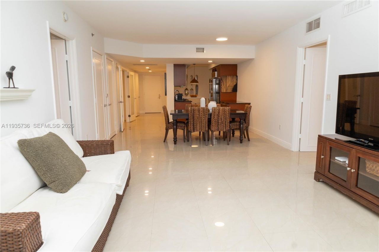 1800 S Ocean Dr, Unit 908, Hallandale Beach, FL 33009 Photo