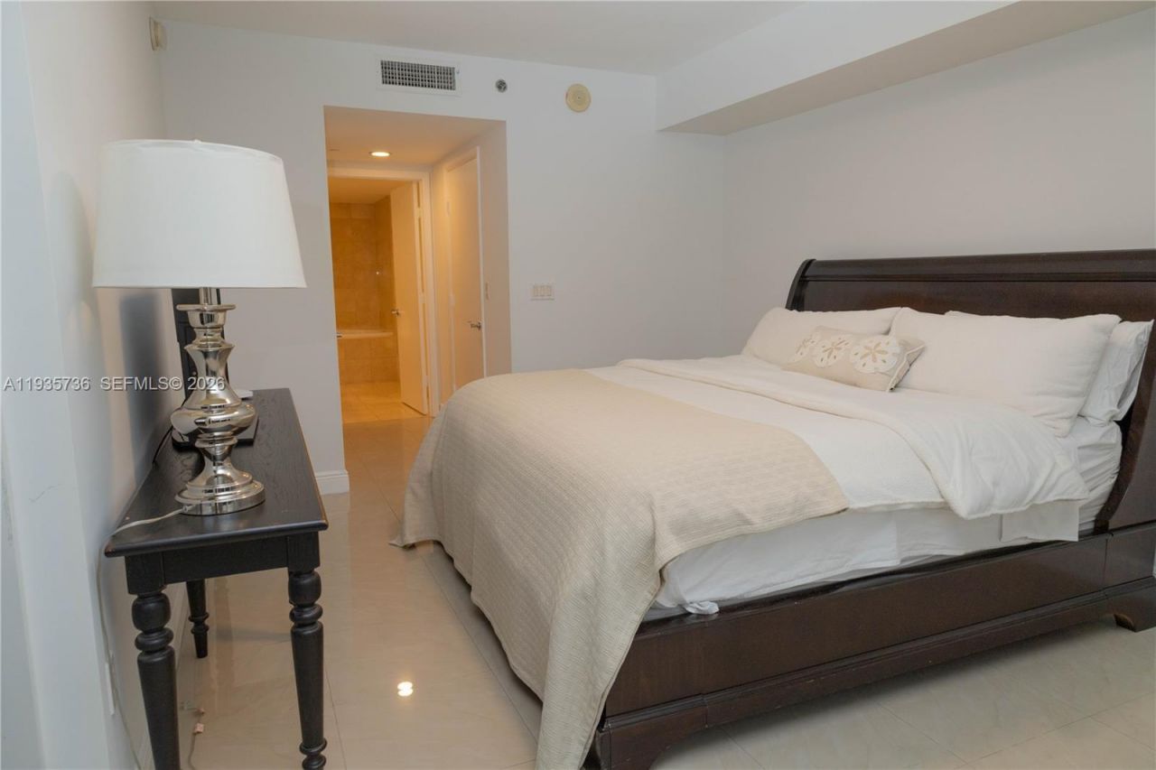 1800 S Ocean Dr, Unit 908, Hallandale Beach, FL 33009 Photo