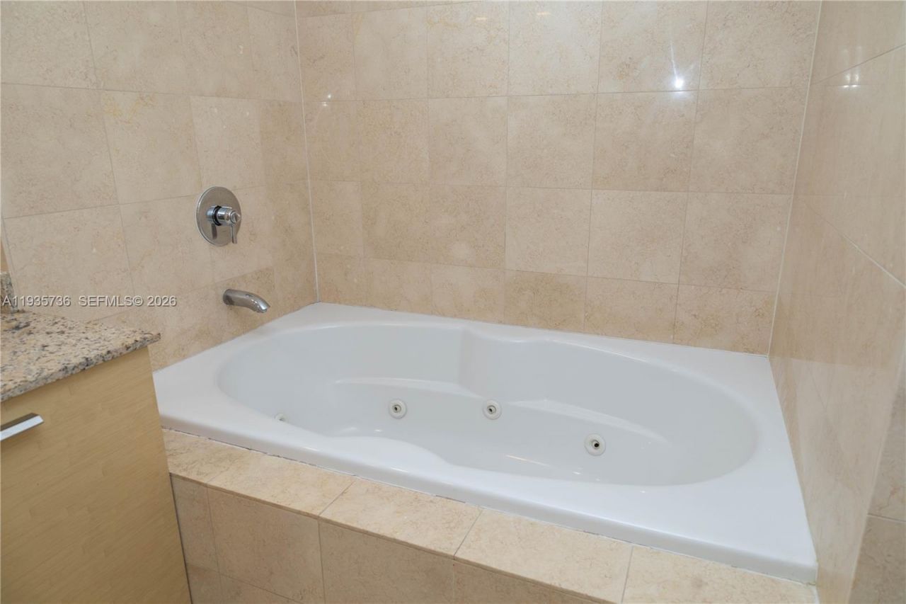 1800 S Ocean Dr, Unit 908, Hallandale Beach, FL 33009 Photo