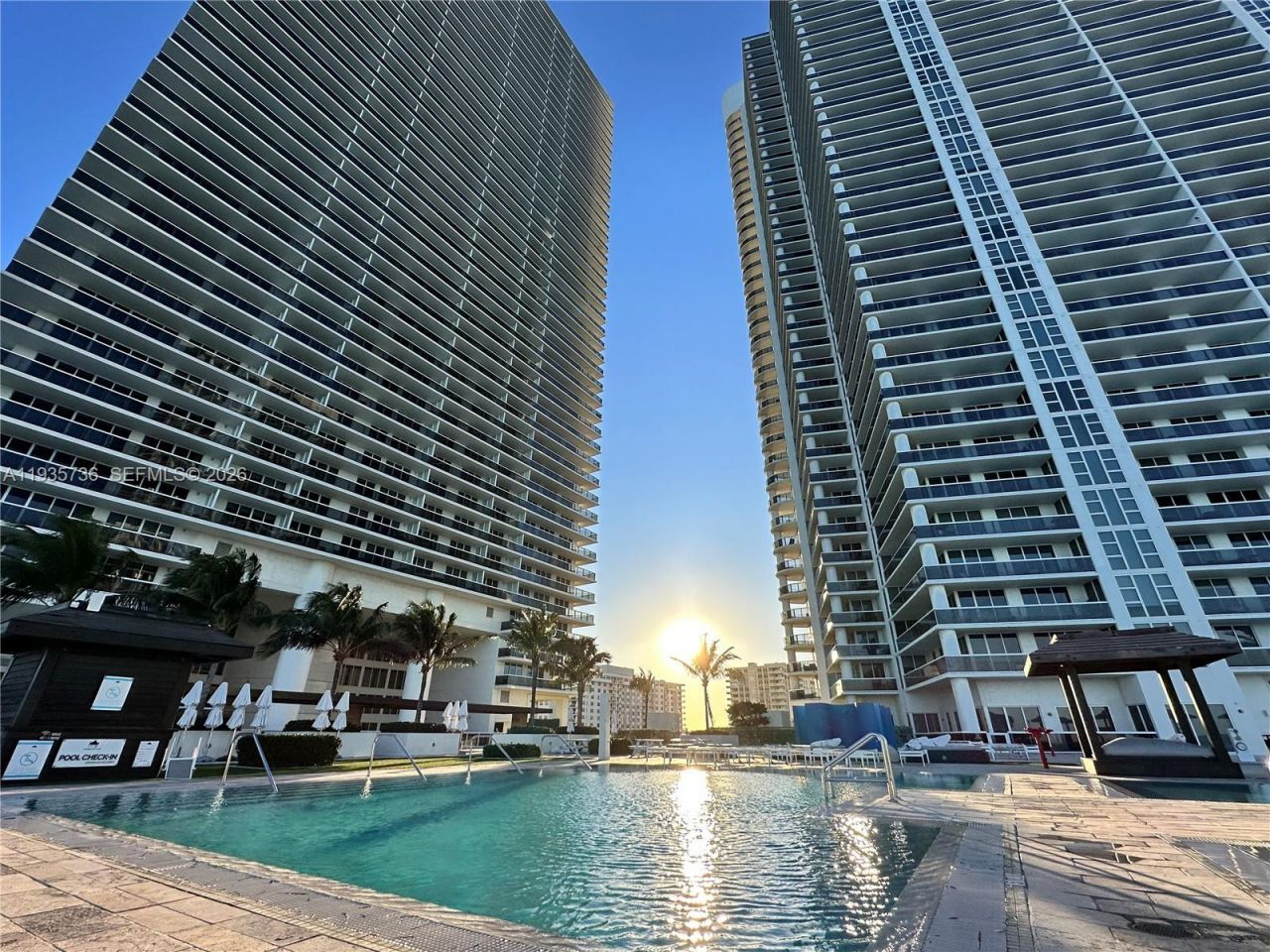 1800 S Ocean Dr, Unit 908, Hallandale Beach, FL 33009 Photo