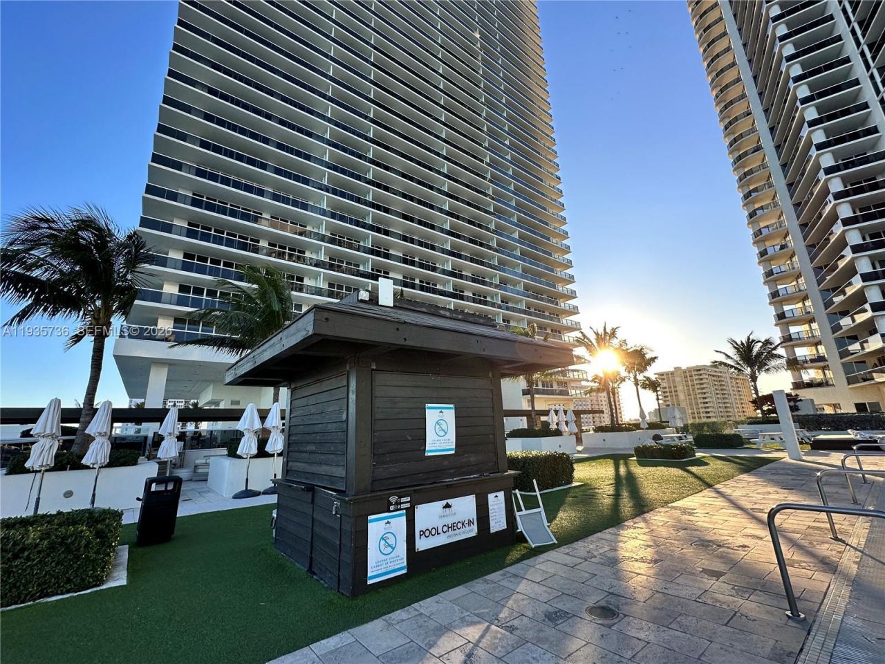 1800 S Ocean Dr, Unit 908, Hallandale Beach, FL 33009 Photo