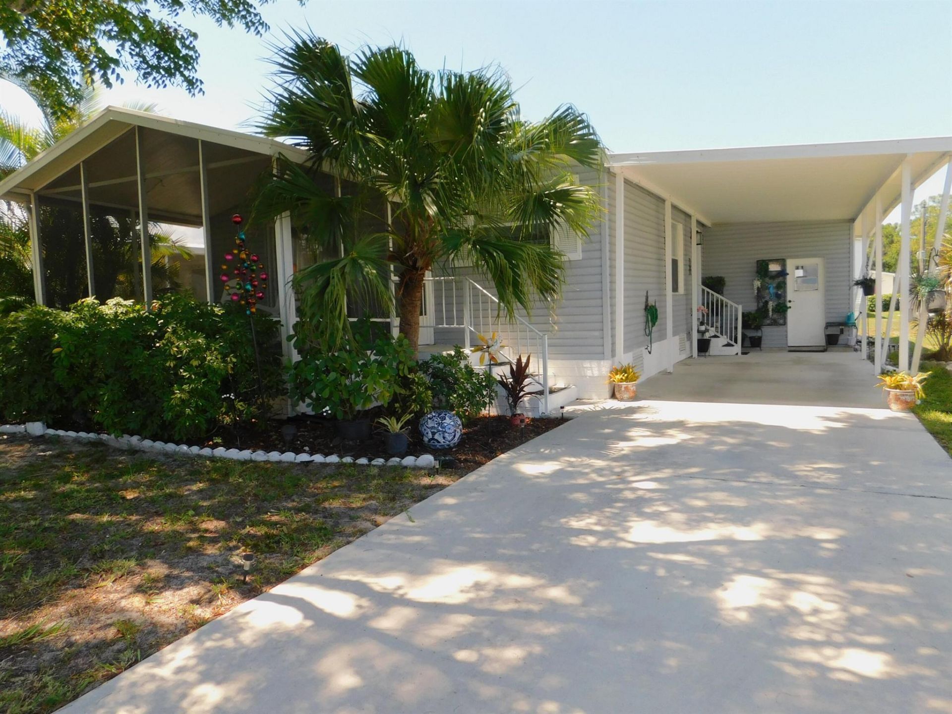 376 Seahorse Terrace, Fort Pierce, FL 34982 Main Photo