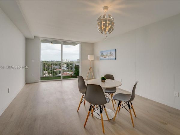 2000 NE 135th St, Unit 908, North Miami, FL 33181