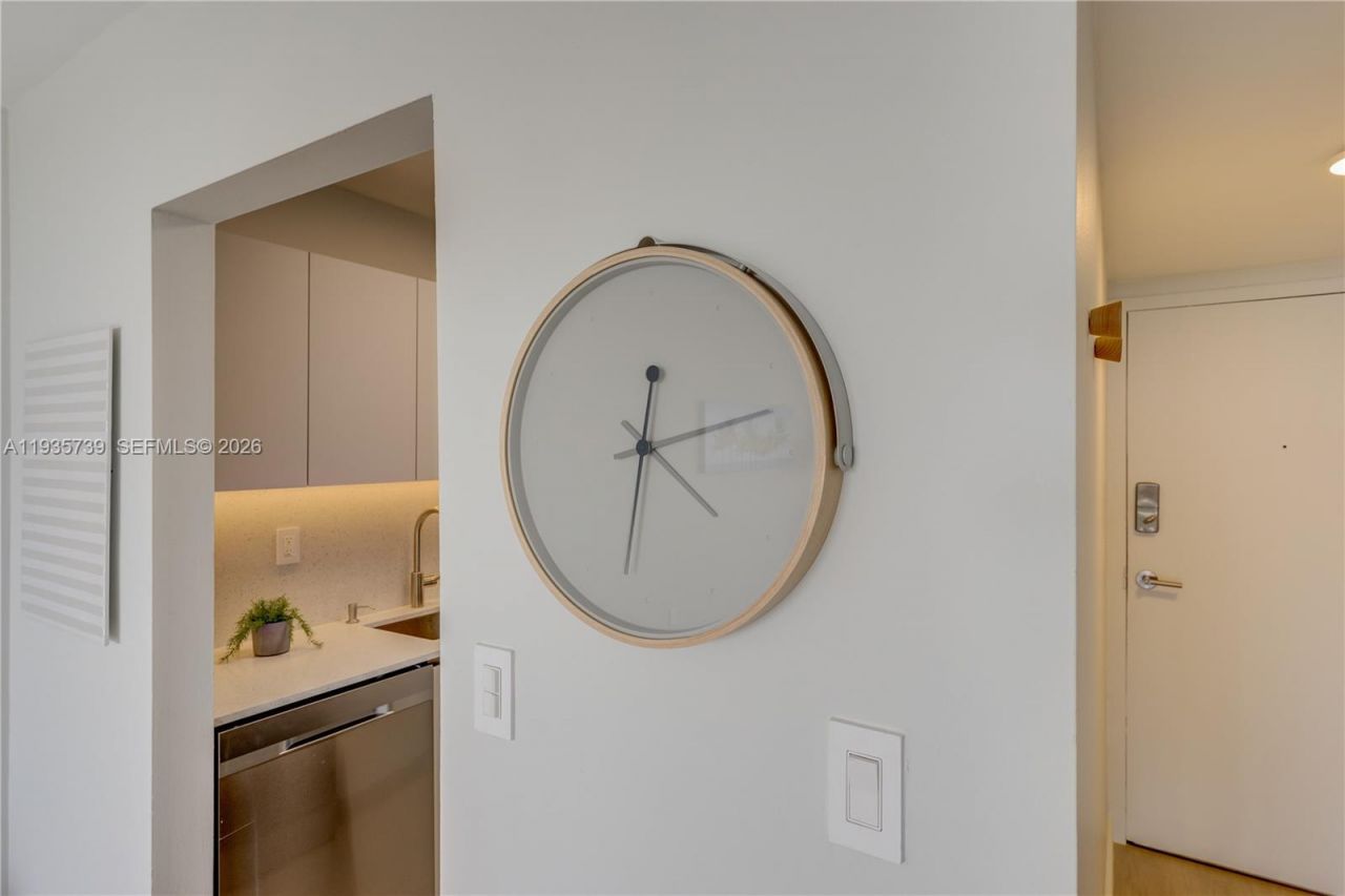 2000 NE 135th St, Unit 908, North Miami, FL 33181 Photo