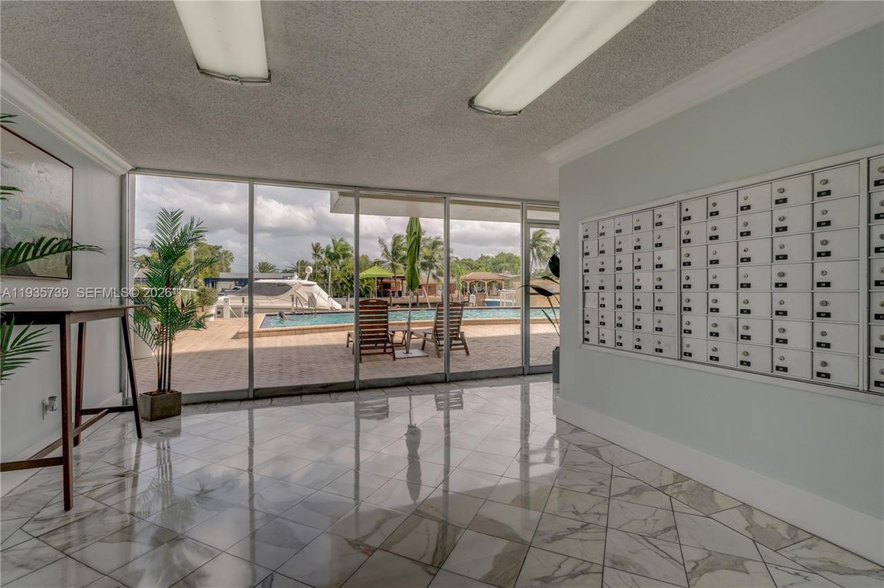 2000 NE 135th St, Unit 908, North Miami, FL 33181 Photo