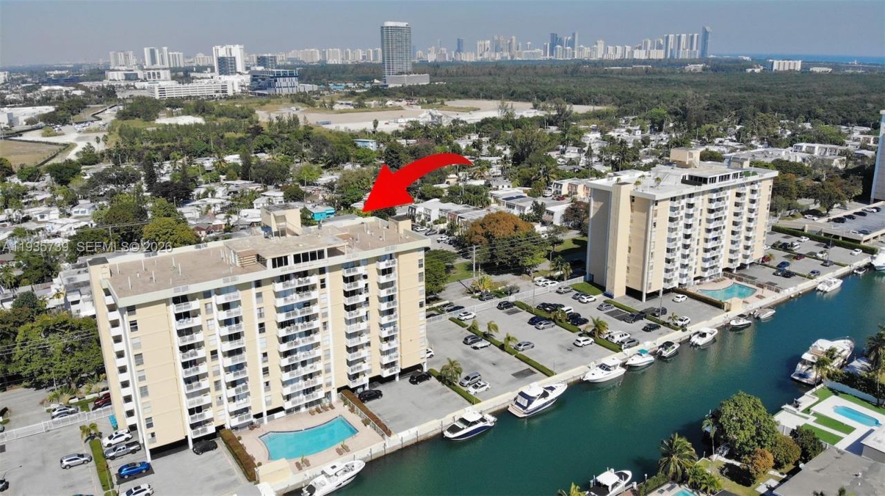 2000 NE 135th St, Unit 908, North Miami, FL 33181 Photo