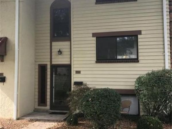 124 Carmel Woods, Ellisville, MO 63021