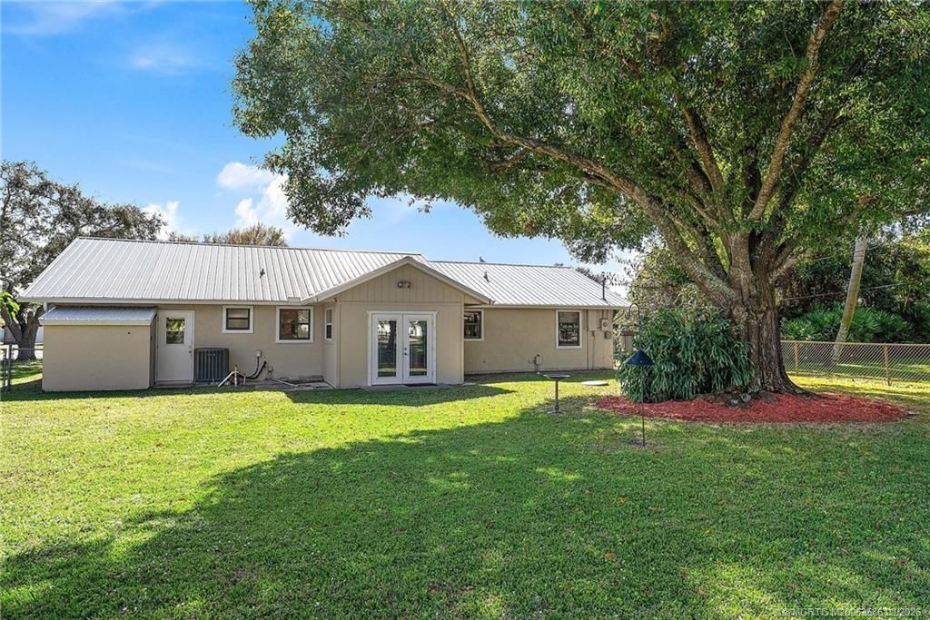 2481 SE Calusa Avenue, Port Saint Lucie, FL 34952 Photo