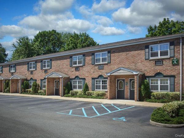 850 Little East Neck Road, Unit D10, West Babylon, NY 11704