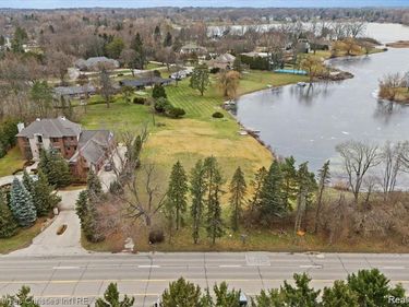 4456 W Maple Road, Bloomfield Hills, MI 48301