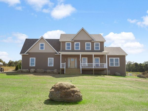 13 Harrier Ridge Drive, Wallkill, NY 12589