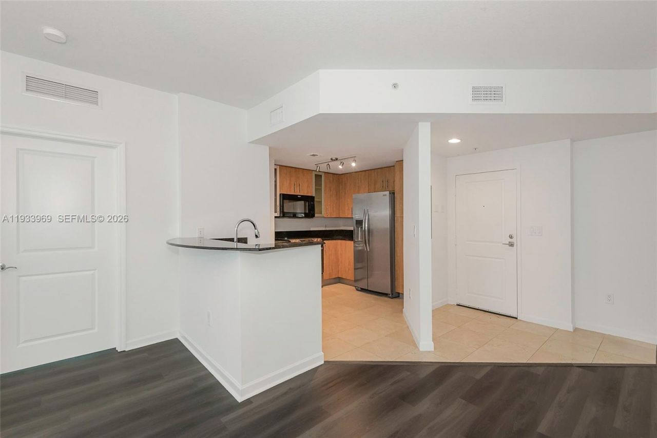 7900 Harbor Island Dr, Unit 703, North Bay Village, FL 33141 Photo