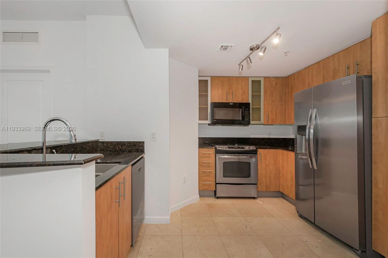 7900 Harbor Island Dr, Unit 703, North Bay Village, FL 33141 Photo