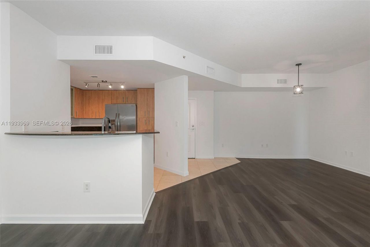 7900 Harbor Island Dr, Unit 703, North Bay Village, FL 33141 Photo