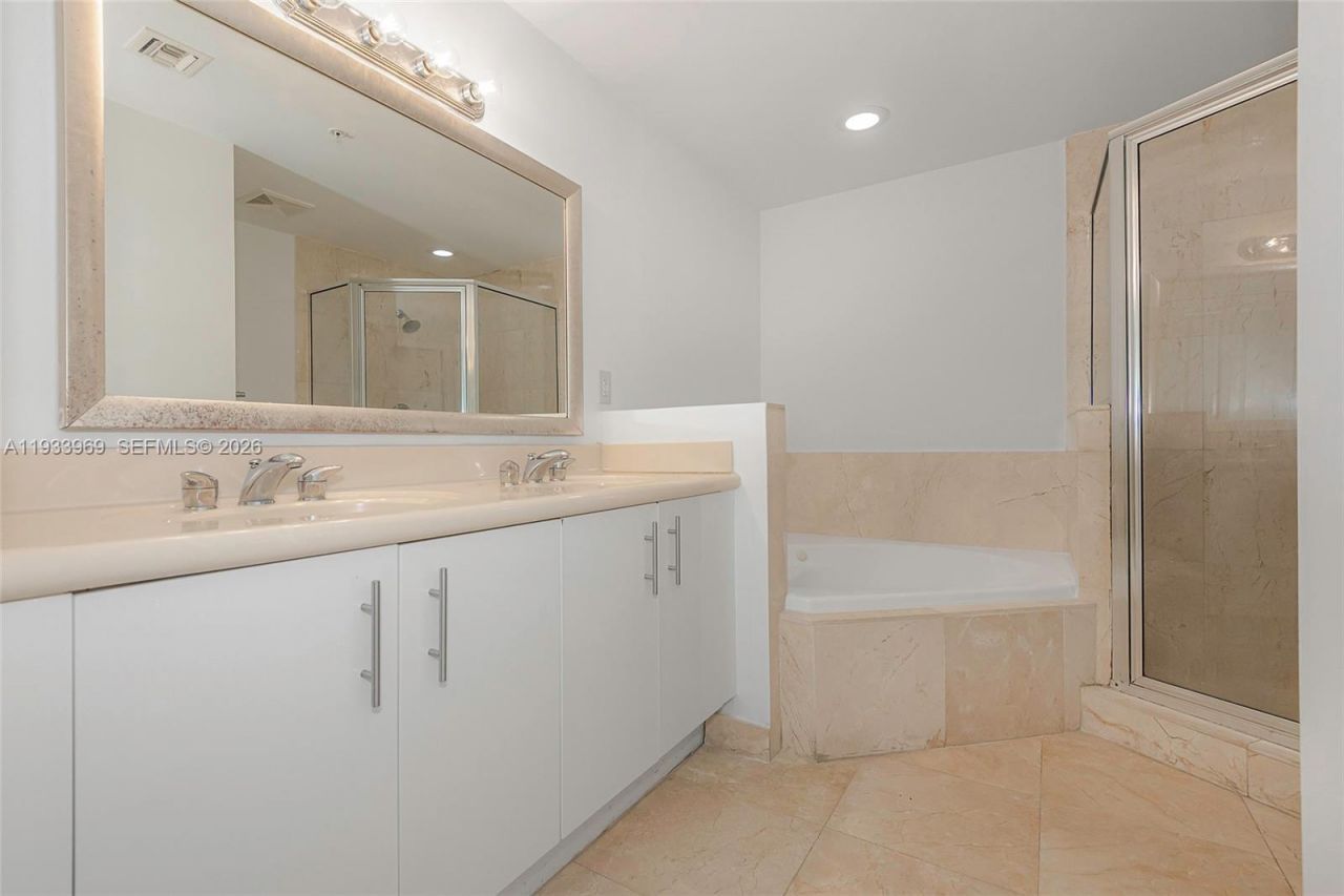 7900 Harbor Island Dr, Unit 703, North Bay Village, FL 33141 Photo