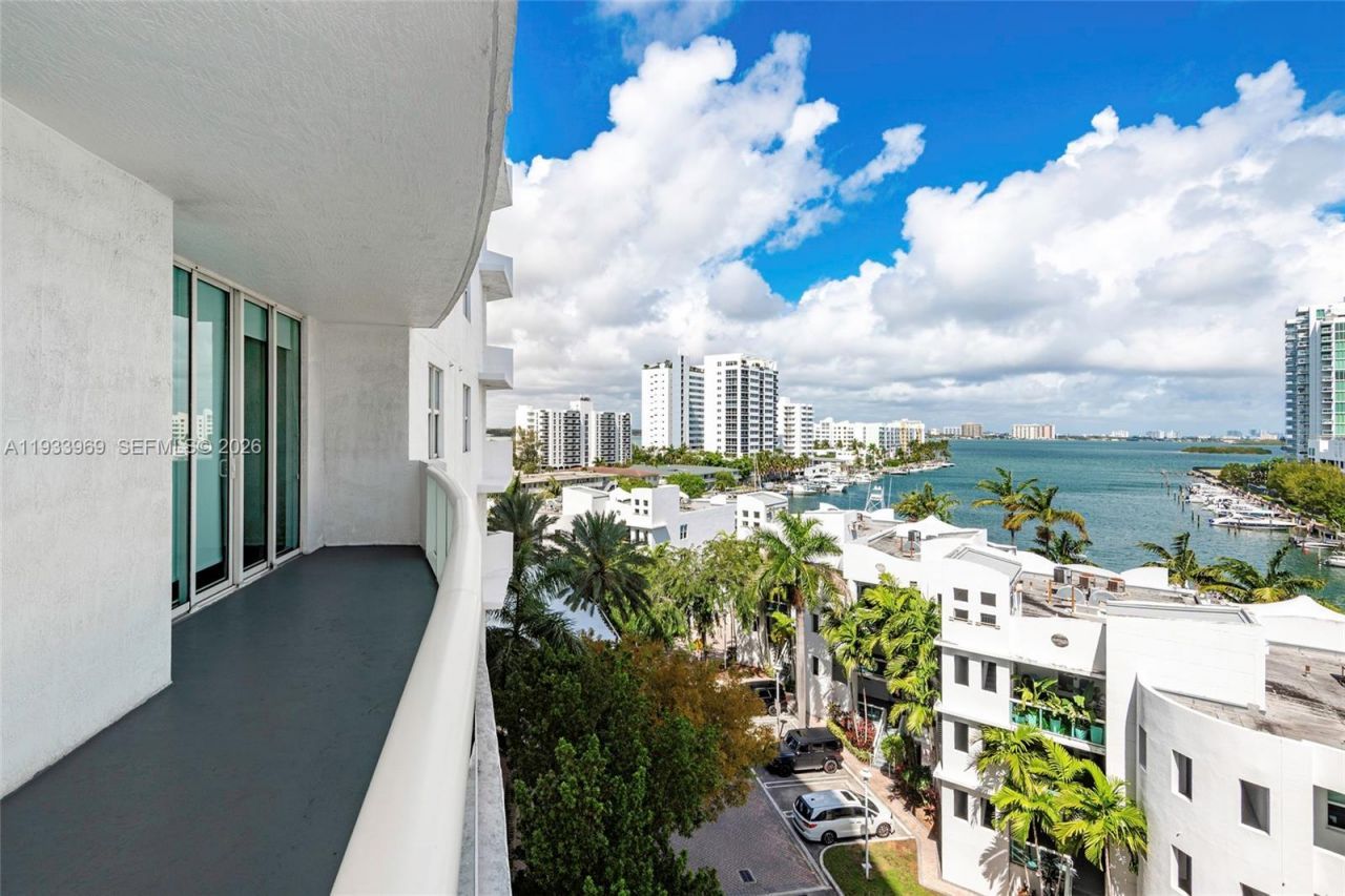 7900 Harbor Island Dr, Unit 703, North Bay Village, FL 33141 Photo