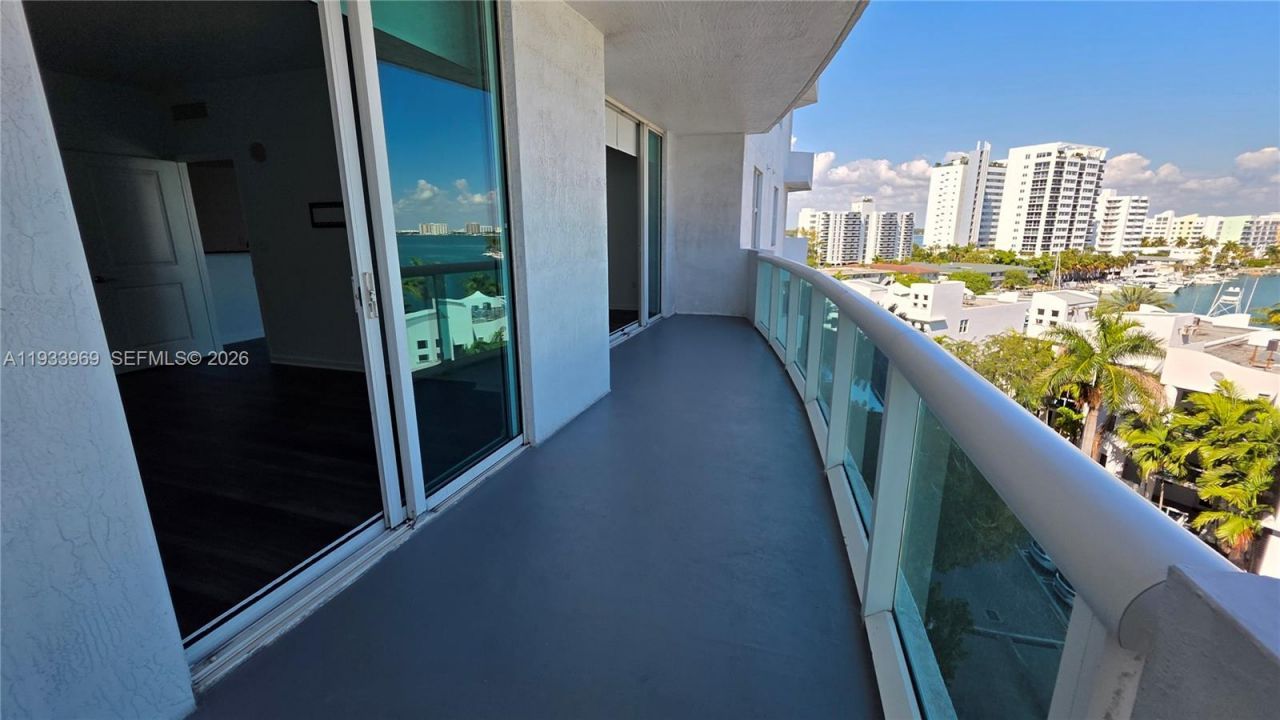 7900 Harbor Island Dr, Unit 703, North Bay Village, FL 33141 Photo