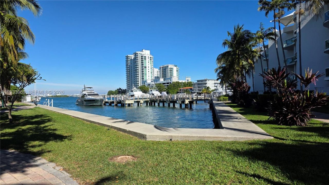 7900 Harbor Island Dr, Unit 703, North Bay Village, FL 33141 Photo