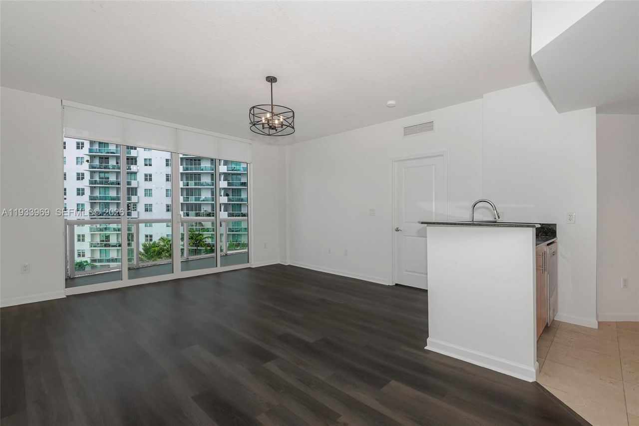 7900 Harbor Island Dr, Unit 703, North Bay Village, FL 33141 Photo