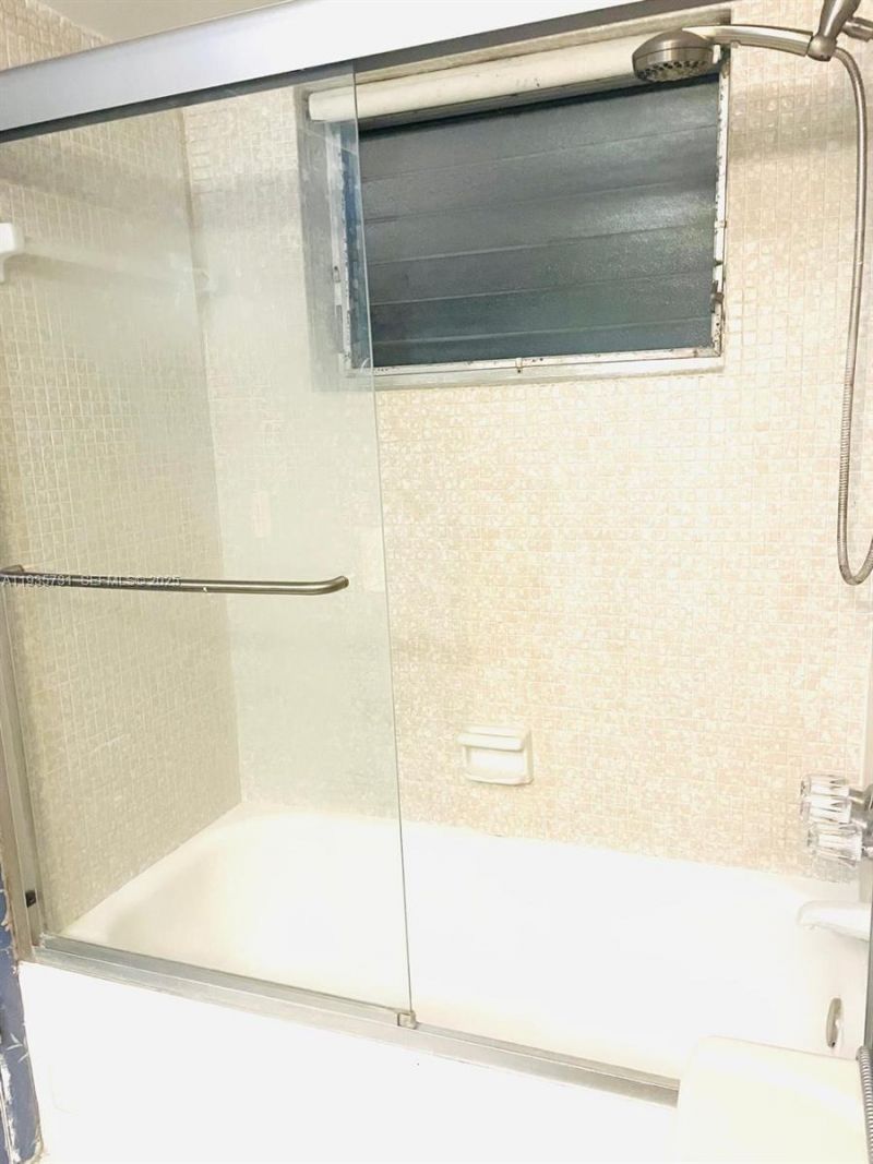 1550 NE 191st St, Unit 306, Miami, FL 33179 Photo