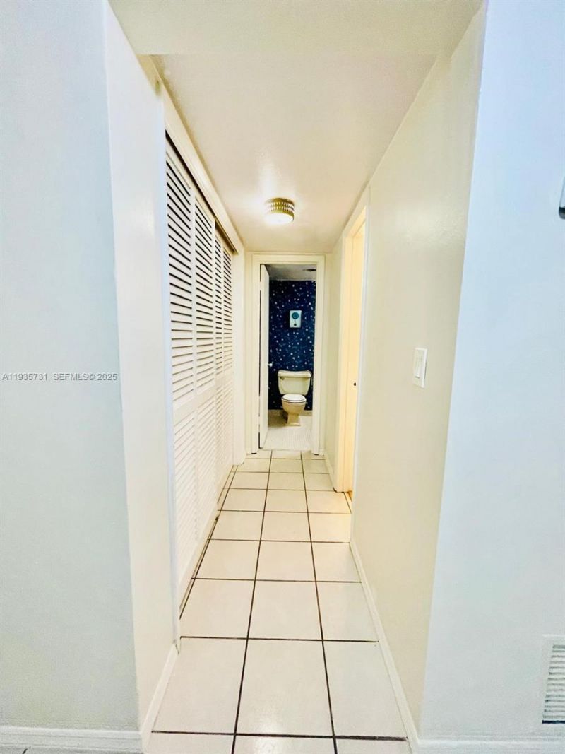 1550 NE 191st St, Unit 306, Miami, FL 33179 Photo