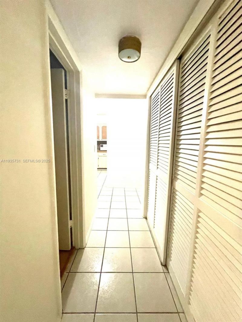 1550 NE 191st St, Unit 306, Miami, FL 33179 Photo