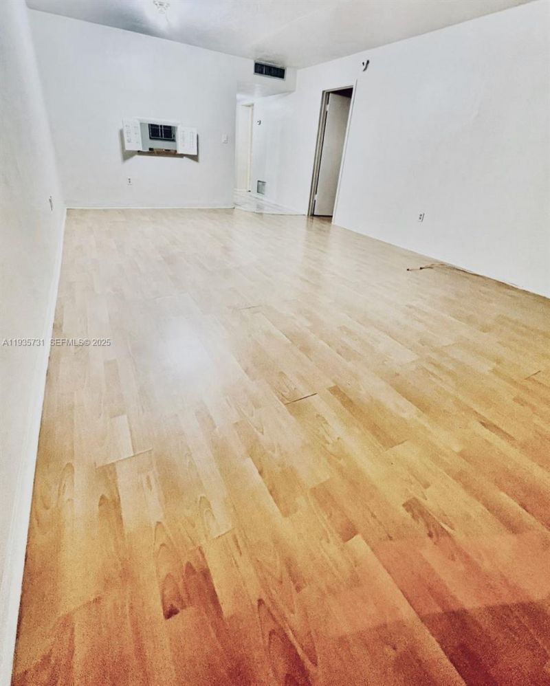 1550 NE 191st St, Unit 306, Miami, FL 33179 Photo