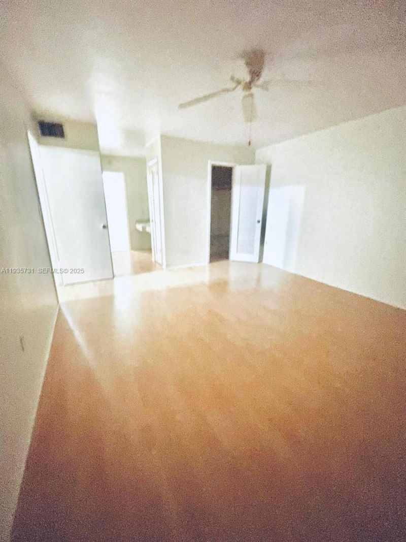 1550 NE 191st St, Unit 306, Miami, FL 33179 Photo