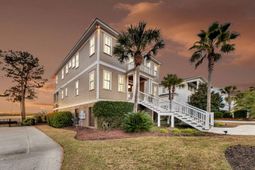 1584 Rivertowne Country Club Drive photo 4