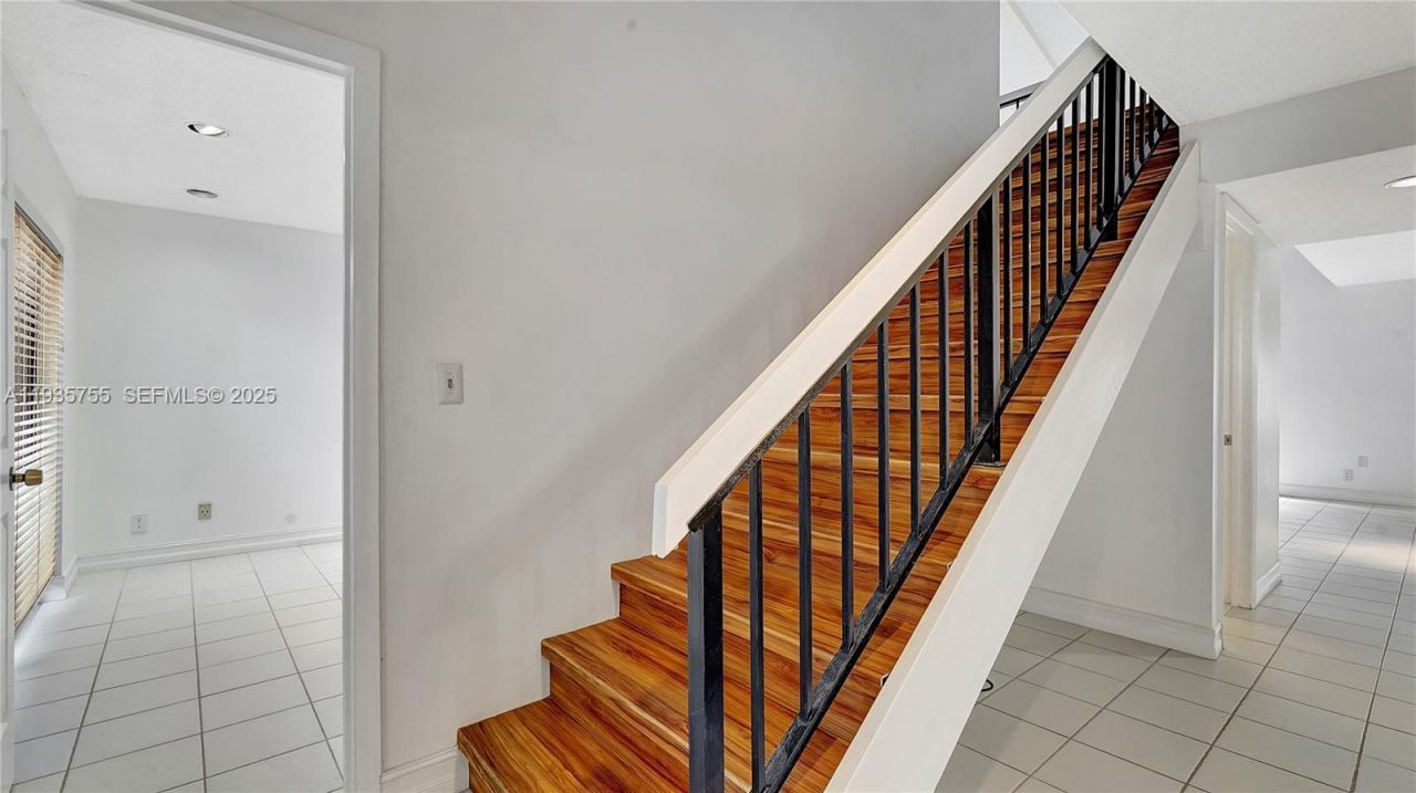 205 Dunwoody Ln, Unit 17-85, Hollywood, FL 33021 Photo