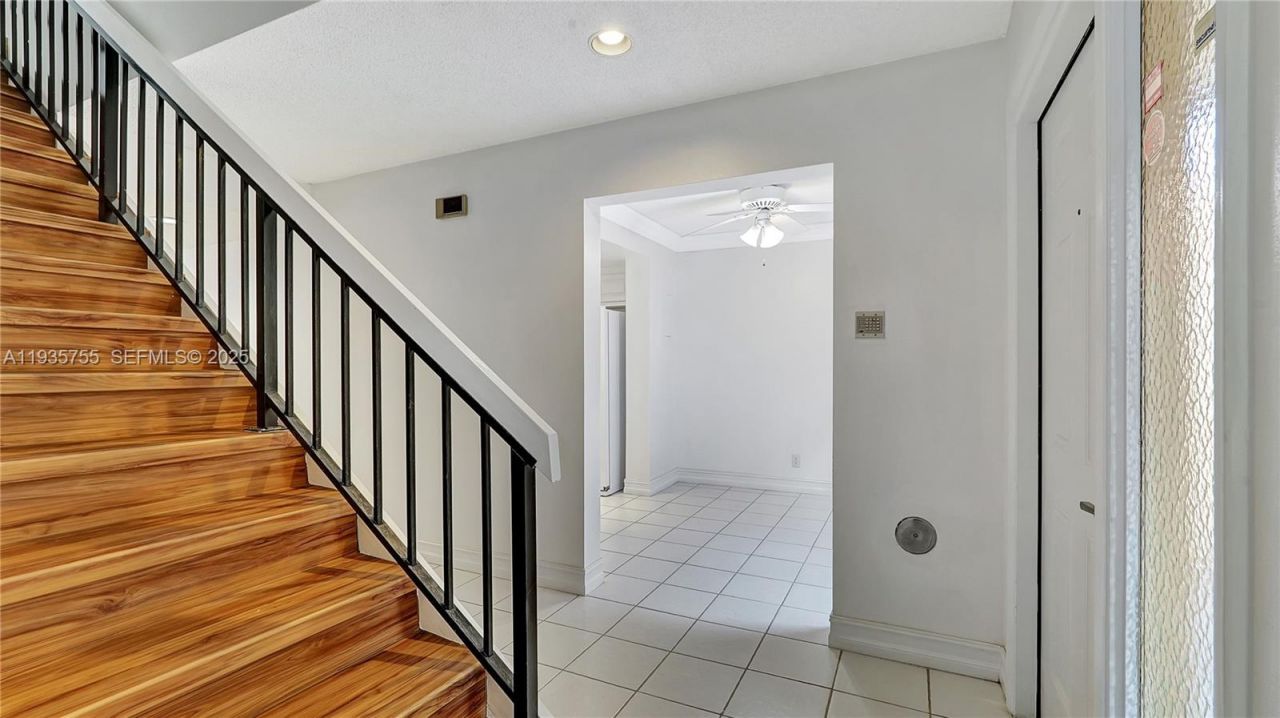 205 Dunwoody Ln, Unit 17-85, Hollywood, FL 33021 Photo