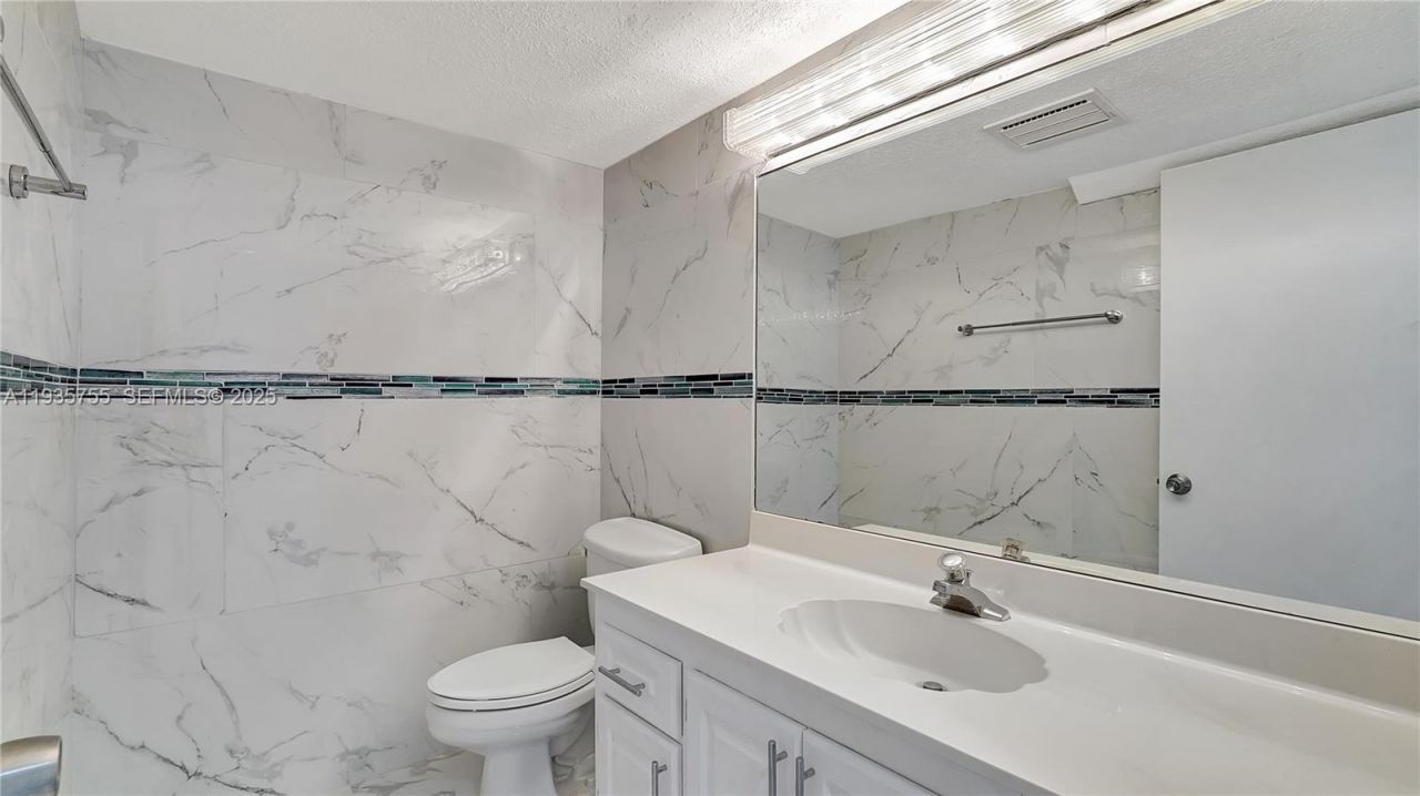 205 Dunwoody Ln, Unit 17-85, Hollywood, FL 33021 Photo