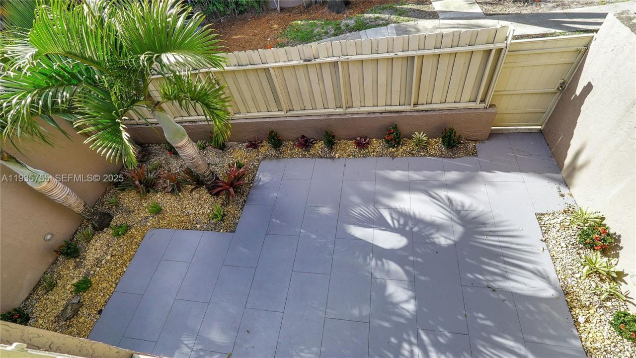 205 Dunwoody Ln, Unit 17-85, Hollywood, FL 33021 Photo