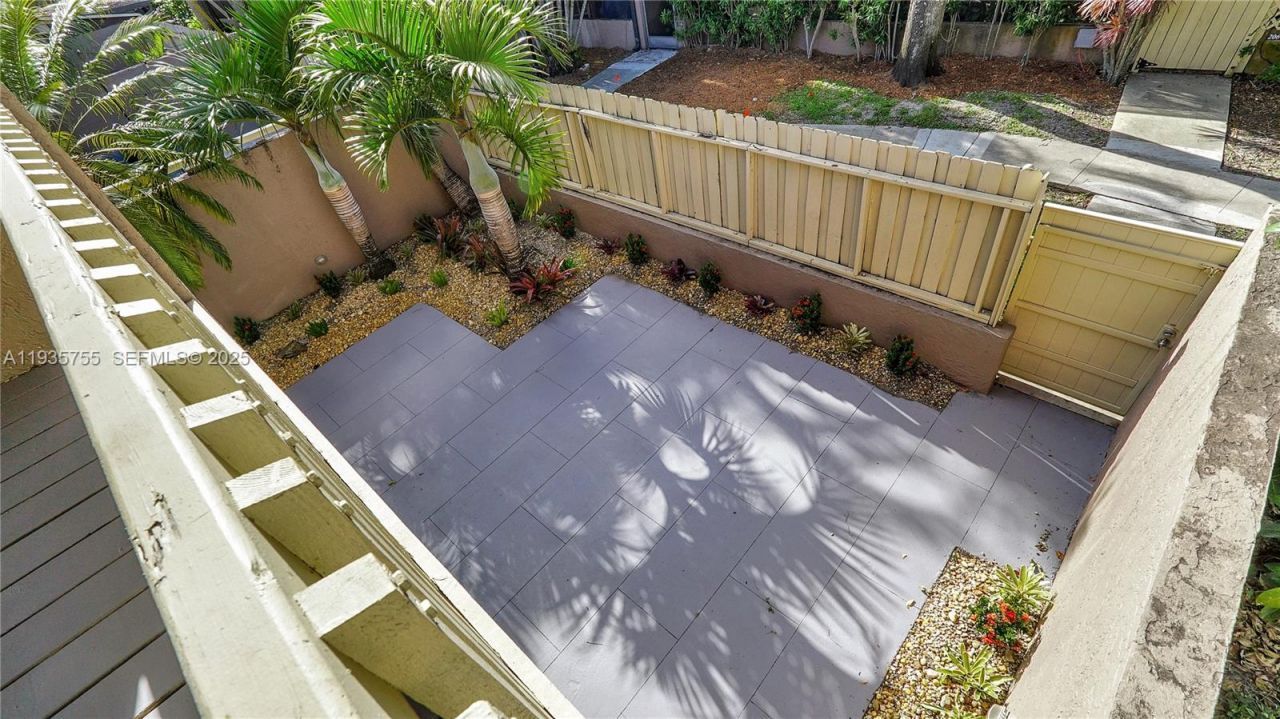 205 Dunwoody Ln, Unit 17-85, Hollywood, FL 33021 Photo