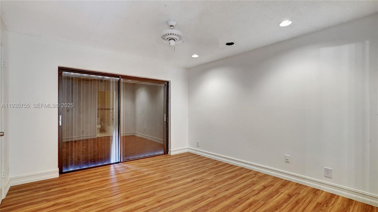 205 Dunwoody Ln, Unit 17-85, Hollywood, FL 33021 Photo