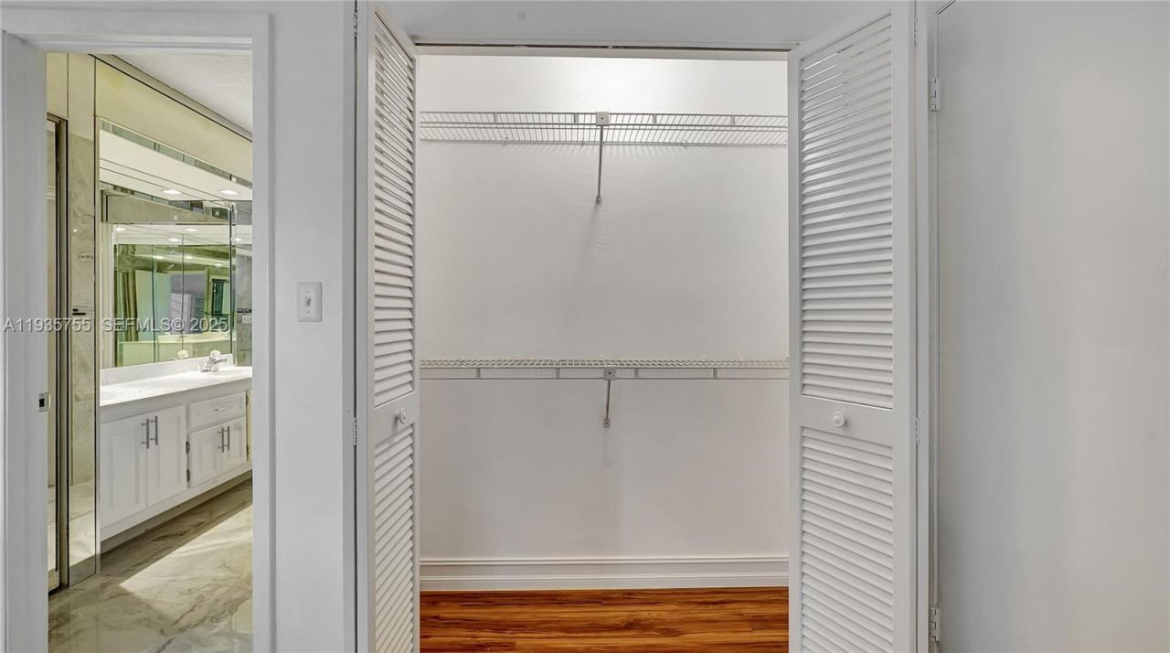 205 Dunwoody Ln, Unit 17-85, Hollywood, FL 33021 Photo