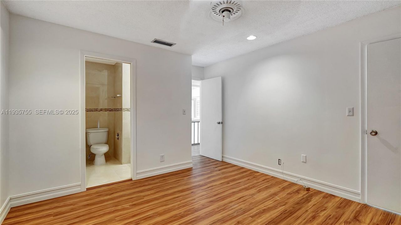 205 Dunwoody Ln, Unit 17-85, Hollywood, FL 33021 Photo