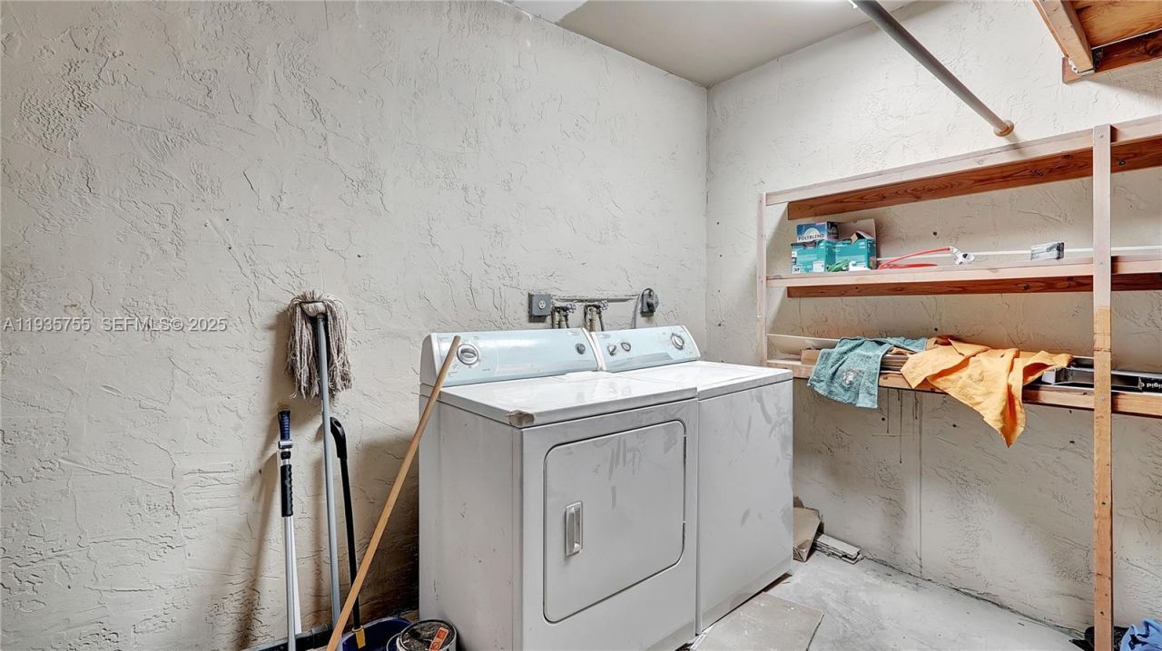 205 Dunwoody Ln, Unit 17-85, Hollywood, FL 33021 Photo