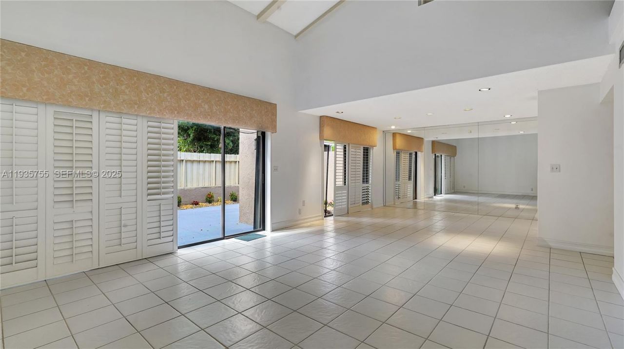 205 Dunwoody Ln, Unit 17-85, Hollywood, FL 33021 Photo