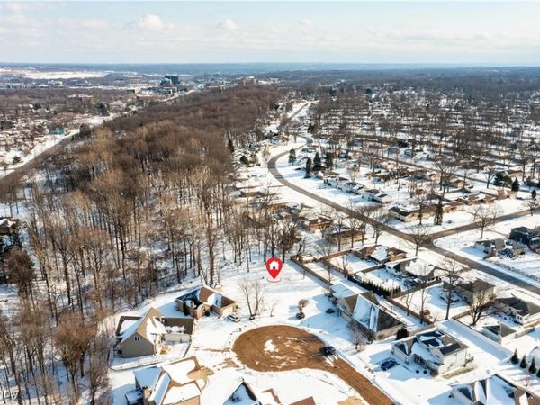 872 E Dawnwood Drive, Seven Hills, OH 44131