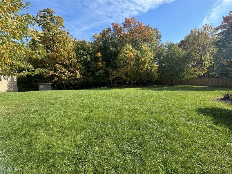 872 E Dawnwood Drive, Seven Hills, OH 44131 Photo 10