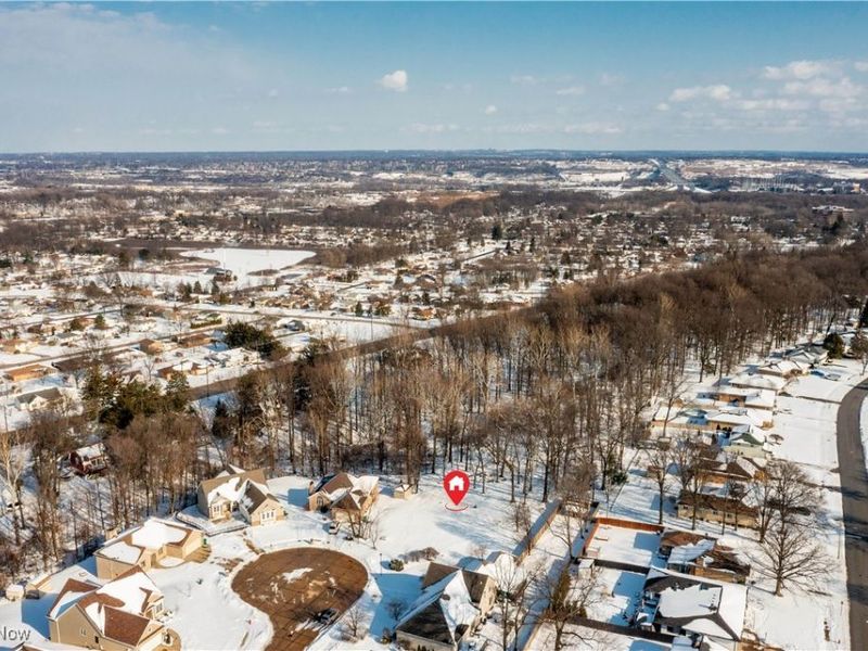 872 E Dawnwood Drive, Seven Hills, OH 44131 Photo 4