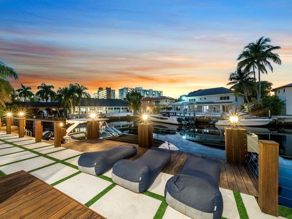 16430 NE 30th Avenue, North Miami Beach, FL 33160