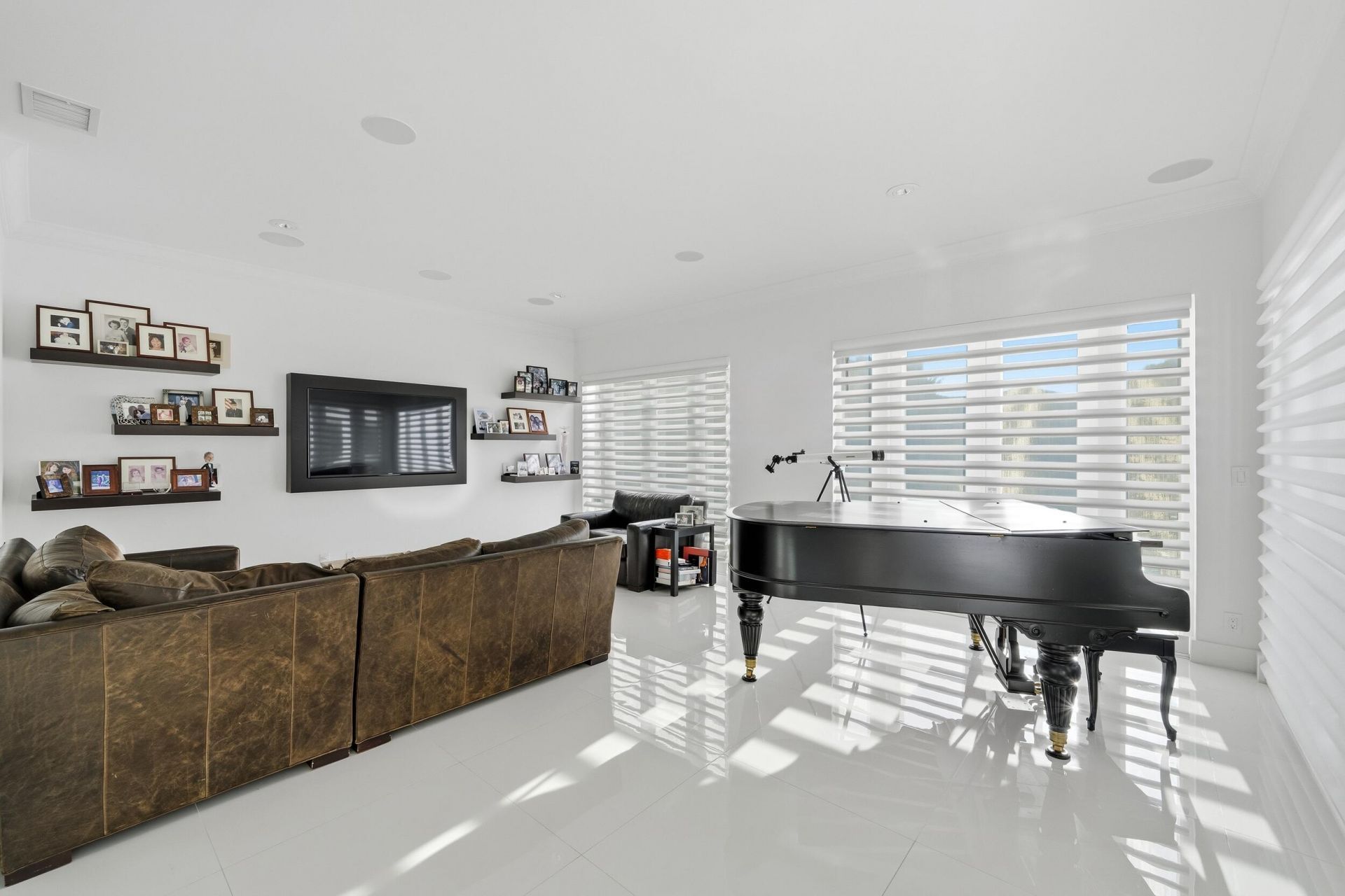 16430 NE 30th Avenue, North Miami Beach, FL 33160 Photo
